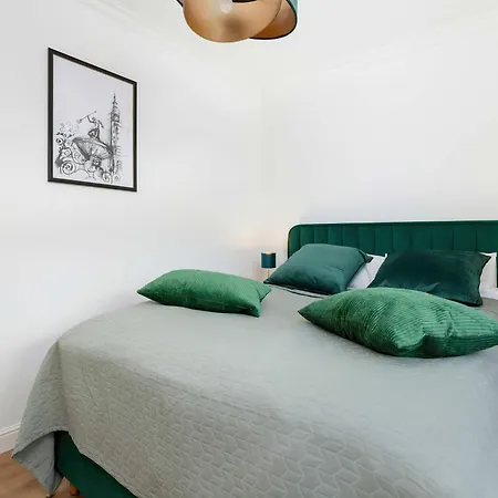 Tasteful In With Garden By Renters