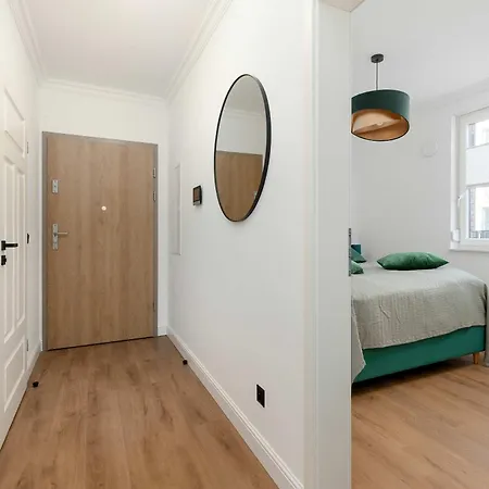 Apartament Tasteful In With Garden By Renters *