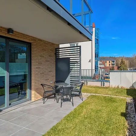 Tasteful In With Garden By Renters Apartament *